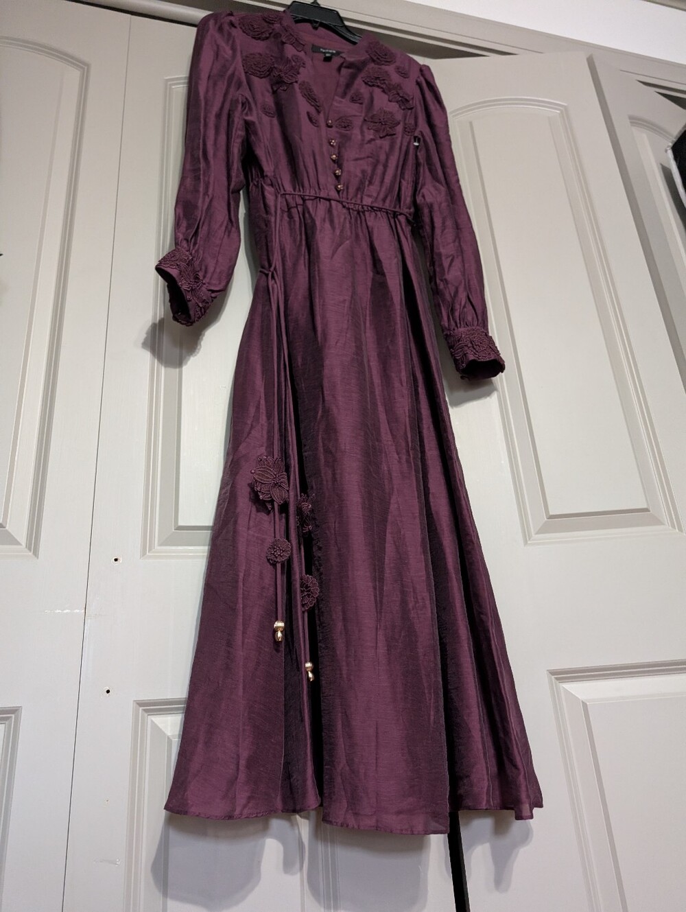 EVER NEW yasmin floral appliqué long sleeve midi dress - Picture 3 of 9